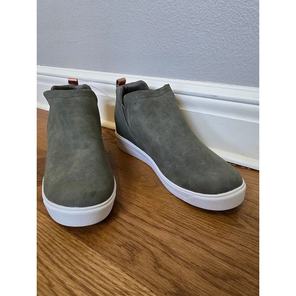 NWOB Ryka Womens Vera Green Suede Slip On Wedge Sneaker Sz 8